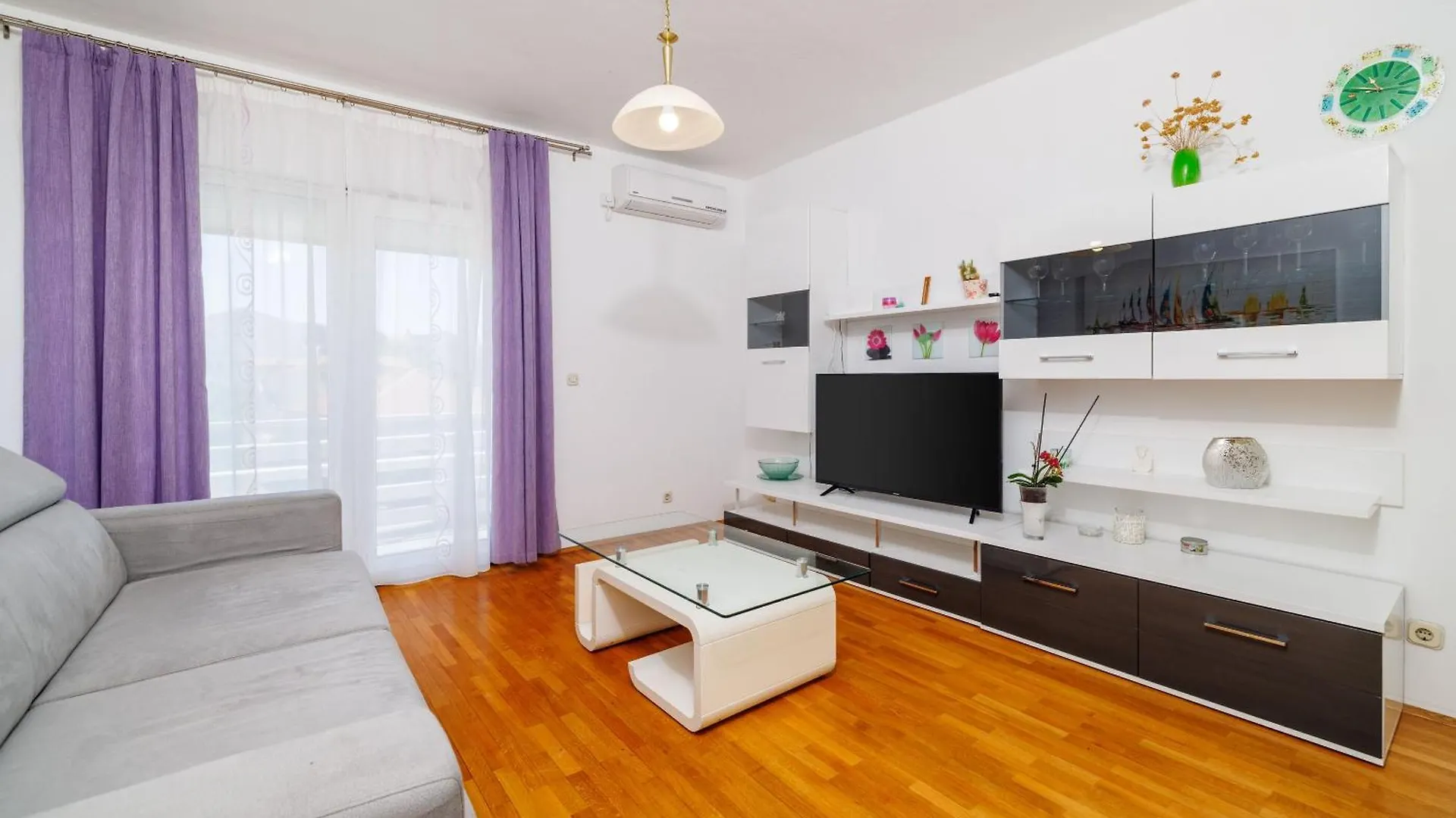 Apartments Tanya Banjol 0*,