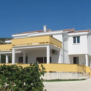 Pijaza Apartment